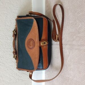 DOONEY & BOURKE- VINTAGE ALL WEATHER LEATHER MESSENGER CROSSBODY BAG